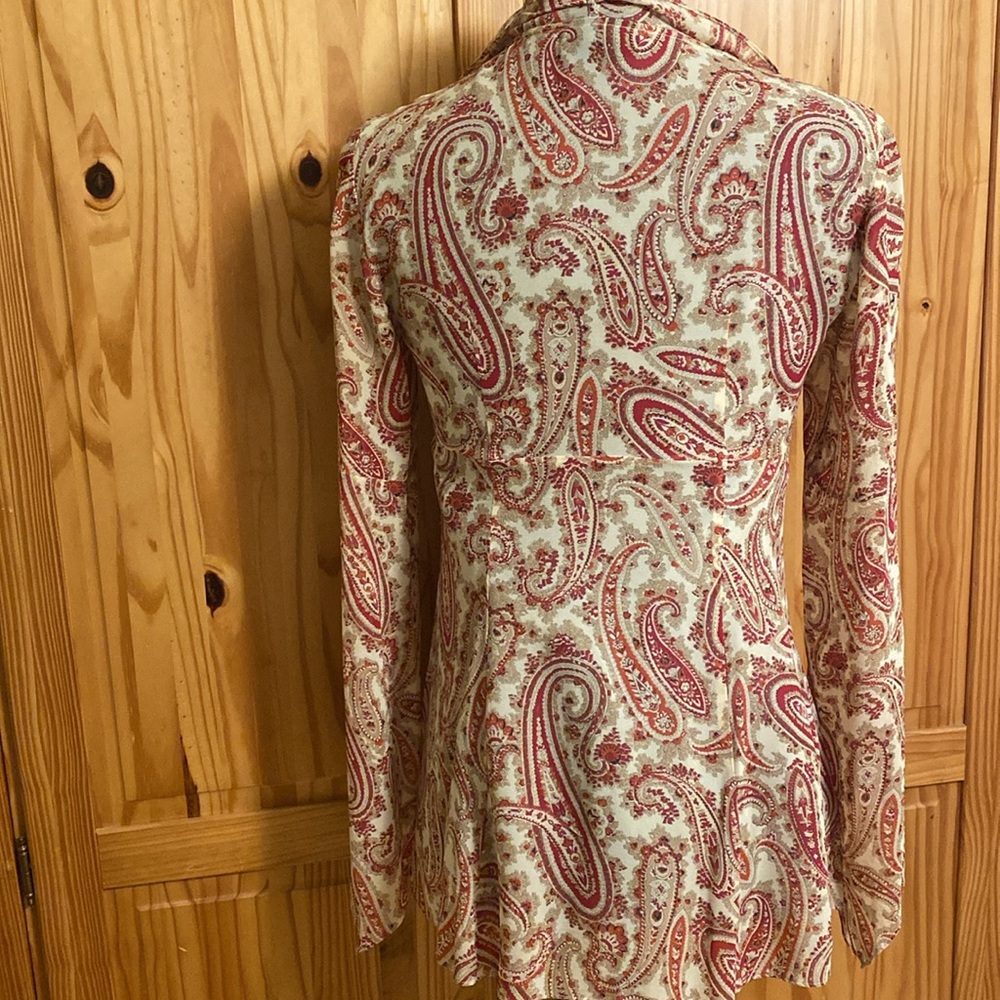 Express ruffled blouse - Picture 3 of 9